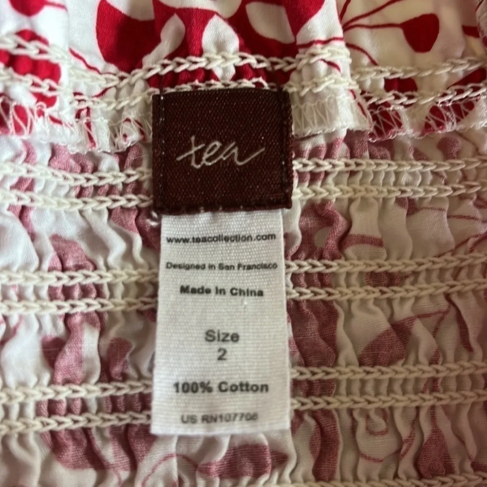 𝅺TEA Collection Red White Floral Birds Short Sleeve Dress